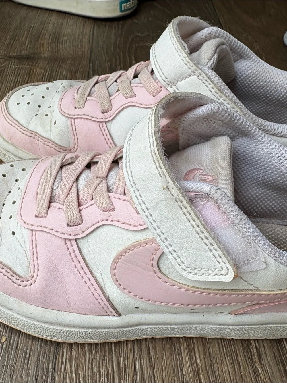 Nike Kids White and Light Pink Velcro Strap Sneakers